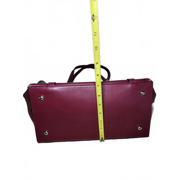 Kelly & Katie Elegant Burgundy Tote Bag - Stylish and Spacious - Picture 6 of 8